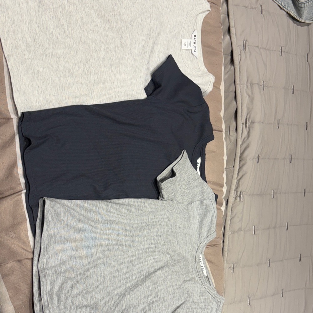 Athleta Light Gray Crew Neck T-Shirt